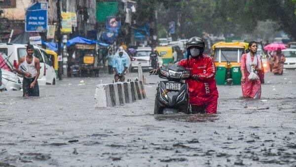 Heavy rains in Delhi broke 20 year old record Delhi Rain:  દિલ્લીમાં મેઘતાંડવ, અનેક વિસ્તાર થયા જળમગ્ન, 20 વર્ષનો તૂટ્યો રેકોર્ડ