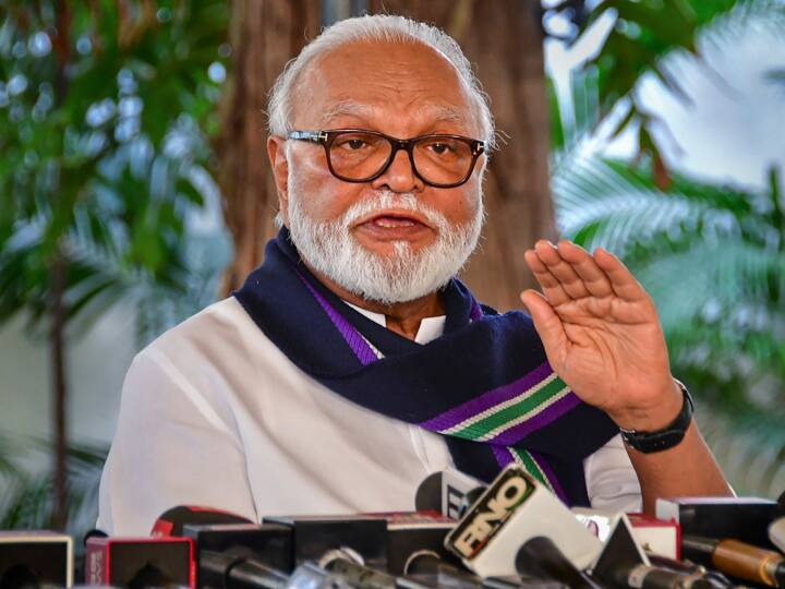 Maharashtra NCP Crisis: 'विद्रोह मैंने नहीं, उनके परिवार में हुआ है...', येवला रैली को लेकर भुजबल का शरद पवार पर निशाना Maharashtra NCP Political CrisiS Chhagan Bhujbal targets sharad pawar for yeola rally Maharashtra NCP Crisis: 'विद्रोह मैंने नहीं, उनके परिवार में हुआ है...', येवला रैली को लेकर भुजबल का शरद पवार पर निशाना