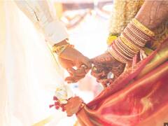 அடிதடியில் இறங்கிய பக்கத்து வீட்டுக்காரர்கள்.. திருமணத்தை மீறிய உறவு.. காதலனுக்கு மனைவியை திருமணம் செய்து வைத்த கணவர்..!