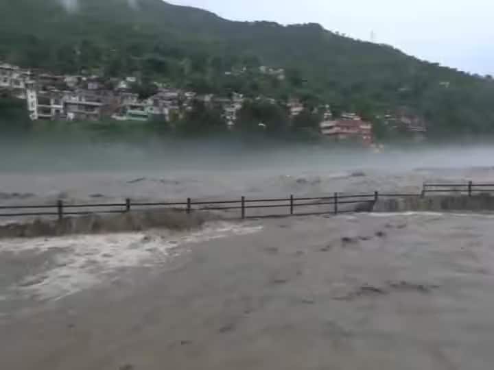 himachal flood and landslide created furore in himachal couple and son died Himachal Landslide:હિમાચલ પ્રદેશમાં ભારે વરસાદના કારણે ભૂસ્ખન, મકાન ધરાશાયી થતાં 3નાં મોત