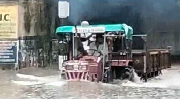 Rajkot: ગોંડલમાં ભારે વરસાદથી દિવાલ ધરાશાયી, શહેરમાં ભરાયા પાણી