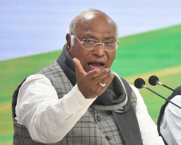 Congress President Mallikarjun Kharge Condemns Violence During West Bengal Panchayat Elections 'There Should Be Fair Elections Or Else...': Mallikarjun Kharge Condemns Bengal Panchayat Poll-Violence