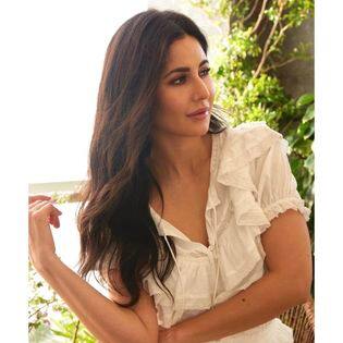 इस बात से तो सभी वाकिफ हैं कि कैटरीना कैफ और आलिया भट्ट एक-दूसरे की बेस्ट फ्रेंड्स हैं. हालांकि अब दोनों को काफी कम साथ देखा जाता है लेकिन एक दौर था जब ये दोनों फैंस को फ्रेंडशिपल गोल देती हुई नजर आती थीं. लेकिन आपको जानकर हैरानी होगी कि आलिया की बेस्ट फ्रेंड होने के बावजूद भी उनके पिता महेश भट्ट ने कैटरीना को एक फिल्म से रातोंरात बाहर कर दिया था.