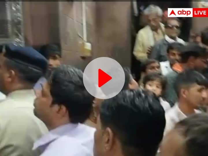 Madhya Pradesh fight with sdm for vip darshan in omkareshwar temple in khandwa ann Watch: ओम्कारेश्वर ज्योतिर्लिंग में वीआईपी दर्शन को लेकर एसडीएम के साथ मारपीट, दो लोगों पर केस दर्ज