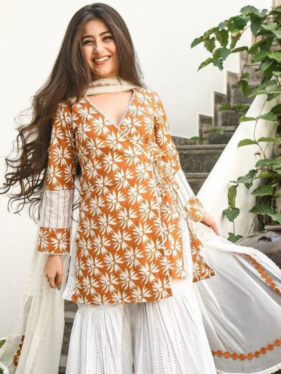 गर्मियों के मौसम में ट्राई करें ये 5 कुर्ती डिजाइंस