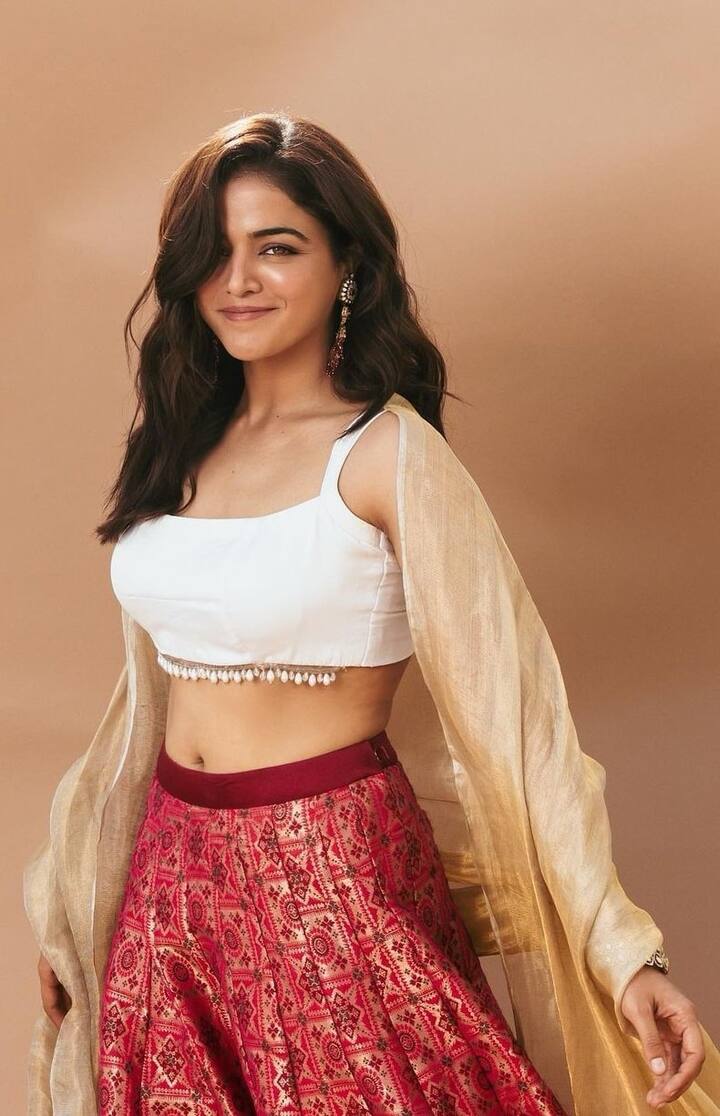 பேப் உன் க்ளான்ஸ்சு மிஸ் வோர்ல்டு சான்ஸ்ஸு