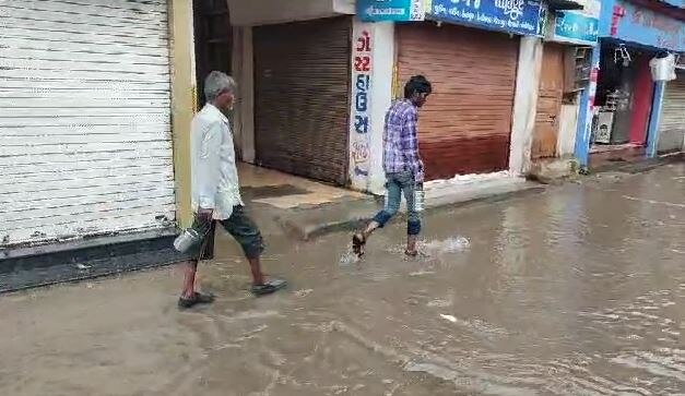 Kutch Rain: કચ્છના મોટા ભાગના વિસ્તારોમાં વરસાદ, ભુજના મુખ્ય બજારોમાં ભરાયા પાણી