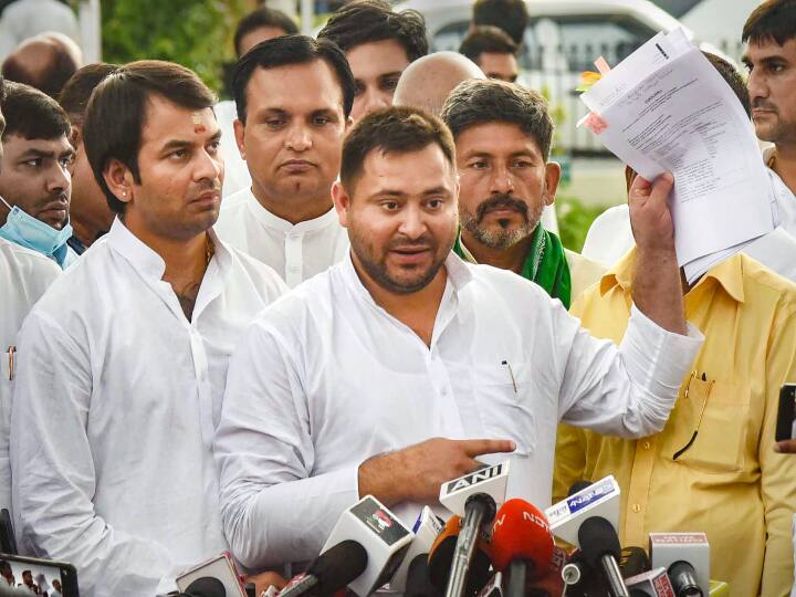 बिहार की राजनीति में उथल पुथल मची हुई है. ऐसे में एबीपी न्यूज के लिए सी वोटर ने एक त्वरित सर्वे किया और जनता के मूड को भांपने की कोशिश की गई कि आखिर बिहार की जनता इस पूरे घटनाक्रम को किस तरह से देखती है.