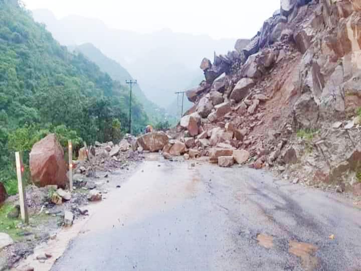 Himachal Pradesh 9 July Weather Update IMD Forecast Heavy rain 736 roads closed ANN Himachal Weather News: हिमाचल प्रदेश में काल बनकर बरस रही बारिश, 736 सड़कें बंद, 1,743 जगह बिजली गुल