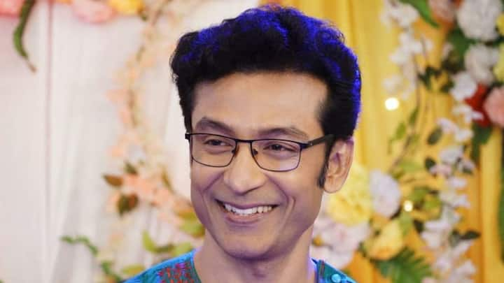 Actor Tota Roy Chowdhury Birthday: ওয়েব সিরিজে ফেলুদার ভূমিকায় অভিনয় করেছেন টোটা। সত্যজিৎ রায়ের লেখা আইকনিক এই চরিত্রে অভিনয় করার স্বপ্ন দেখেন না এমন অভিনেতা বোধহয় বাংলাতে নেই।