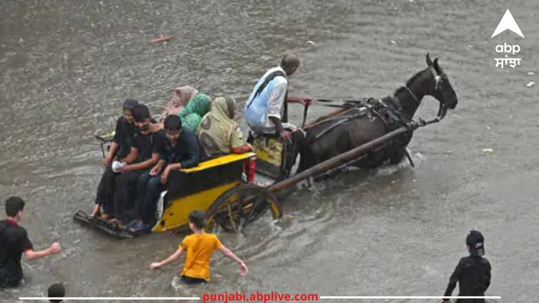 76 dead due to heavy rain in Pakistan 30-year broken record in Punjab ਪਾਕਿਸਤਾਨ 'ਚ ਭਾਰੀ ਮੀਂਹ ਕਾਰਨ 76 ਮੌਤਾਂ, ਪੰਜਾਬ 'ਚ 30 ਸਾਲ ਦਾ ਟੁੱਟਿਆ ਰਿਕਾਰਡ, ਹਲਾਤ ਹੋਏ ਖ਼ਰਾਬ