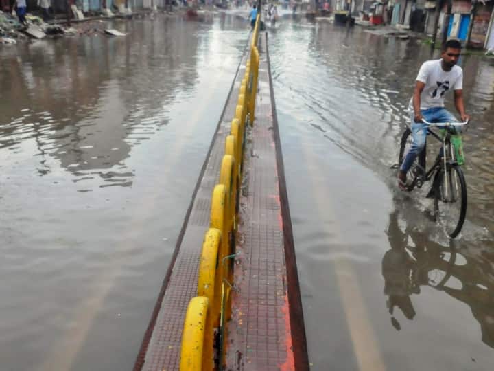 Water level of rivers increased due to heavy rains in UP, traffic disrupted due to waterlogging in many districts