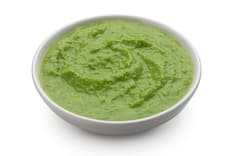 स्नैक्स में बना रहे हैं पकोड़े तो साथ में बना लें ये हरी चटनी...खाने का मज़ा हो जाएगा दोगुना