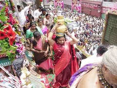 In Pics: ఉజ్జయిని మహాంకాళి ఆలయంలో ఎమ్మెల్సీ కవిత, అమ్మవారికి బోనం