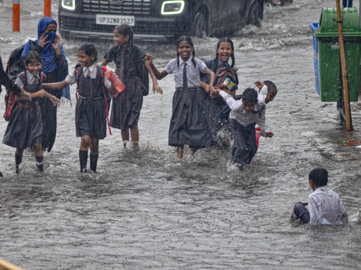 Himachal Pradesh Rain schools and colleges closed on Monday August