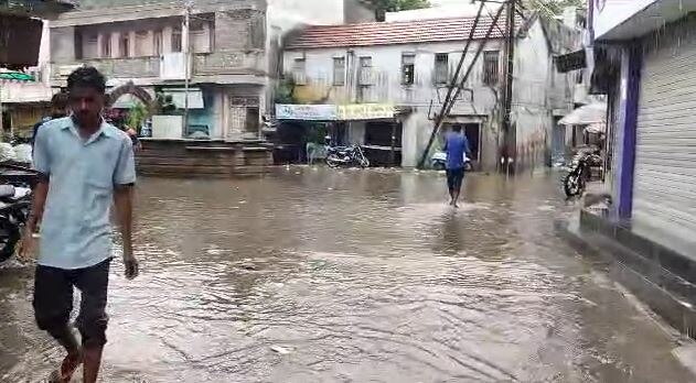 Kutch Rain: કચ્છના મોટા ભાગના વિસ્તારોમાં વરસાદ, ભુજના મુખ્ય બજારોમાં ભરાયા પાણી