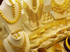 Gold Silver Rate Today 10 July 2023:தங்கம் வாங்க போறீங்களா? இன்றைய விலை நிலவரம் தெரியுமா? இவ்வளவு குறைந்துள்ளதா?