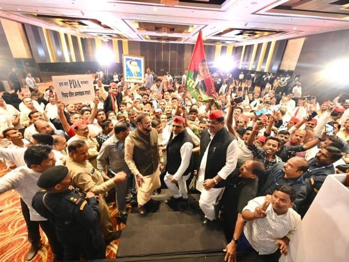 लोकसभा चुनावों 2024 (Lok Sabha Election 2024) के लिए सभी सियासी जमातें एक्टिव मोड में आ गई हैं. केंद्र की सत्ता से बीजेपी (BJP) को दखल करने के लिए नया प्लान बना रही हैं. अभी से आरोप प्रत्यारोप का दौर शुरू हो चुका है.