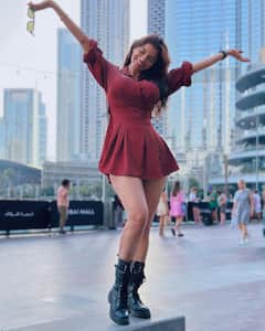 రెడ్ డ్రెస్ లో అన్వేషి అందాలు - చూస్తే ఫిదా అవ్వాల్సిందే!