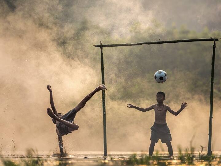 बोरियत बच्चों के लिए रचनात्मकता और समस्या को सुलझाने की प्रेरणा प्रदान करती है. फ्लोरिडा यूनिवर्सिटी में मनोविज्ञानी प्रोफेसर एरिन वेस्टगेट द्वारा कहा गया है कि बोरियत एक संकेत होता है कि आप जो कर रहे हैं, उसमें आपको आनंद नहीं आ रहा है.