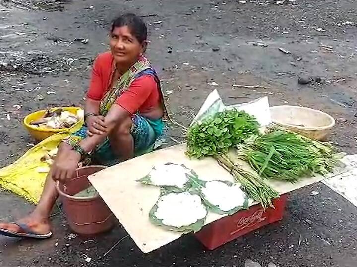 जिल्ह्यात मोठ्या प्रमाणावर जंगल असल्याने विविध प्रकारच्या भाज्या सध्या बाजारात विक्रीसाठी आल्या आहेत.