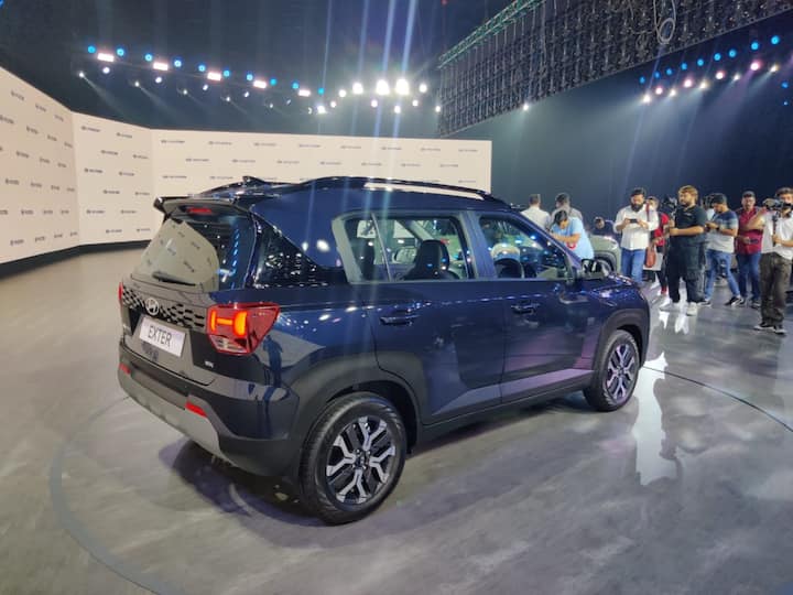 The Exter in terms of dimensions has a length of 3815 mm and a wheelbase of 2450 mm. Styling wise the Exter has the Parametric Hyundai design for the grille as well as for the rear. The lighting pattern for the Exter has an H pattern for both the headlamps as well as the tail-lamps. (Image Source: Somnath Chatterjee)