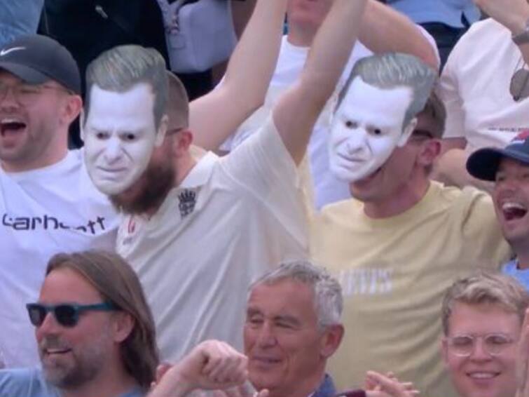 Ashes 2023: England fans mock Steve Smith crying face masks after special win at Headingley Ashes 2023: అట్లుంటది ఇంగ్లాండ్ ఫ్యాన్స్ తోని! - స్మిత్‌, ఆసీస్ మీడియాకు స్ట్రాంగ్ కౌంటర్