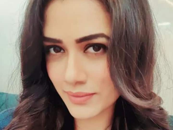 गिरिजा ओकनं मराठी मालिका आणि चित्रपटांमध्ये काम केलं आहे.