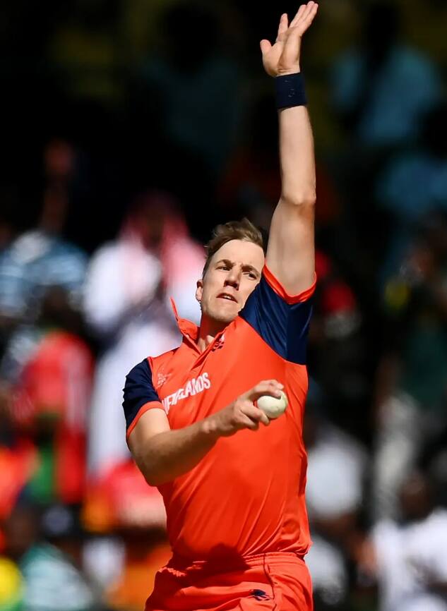 இந்த சுப்பர் சிக்ஸ் தொடரின் மூலம் இலங்கை மற்றும் நெதர்லாந்து அணிகள் இந்தியாவில் நடக்கும் உலகக் கோப்பைக்கு தகுதி பெற்றது.