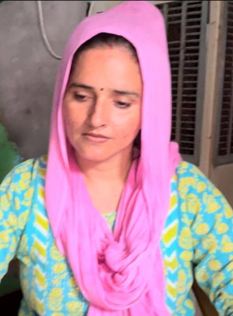 Seema Haider Love Story: पांच तस्वीरों से समझिए सचिन और पाकिस्तानी महिला सीमा हैदर के प्यार की कहानी Seema Haider Love Story: पांच तस्वीरों से समझिए सचिन और पाकिस्तानी महिला सीमा हैदर के प्यार की कहानी