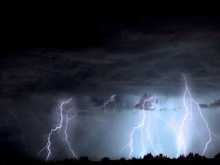 ​भारी बारिश के अलर्ट को देखते हुए दिल्ली के ये स्कूल रहेंगे बंद