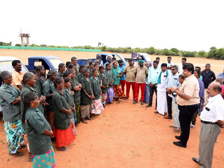 Karur: கவின்மிகு கரூர் தூய்மை காவலர்களுக்கு மின்கல வண்டி பரிசு - ஆட்சியர் வழங்கினார்