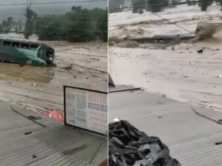 Himachal Flood Himachal Flood The mysterious bus in the flood water in seconds Shocking video going viral Himachal Flood: இமாச்சல் வெள்ளம்… நொடி பொழுதில் வெள்ள நீரில் மாயமான பேருந்து! வைரலாகும் அதிர்ச்சிகரமான வீடியோ!