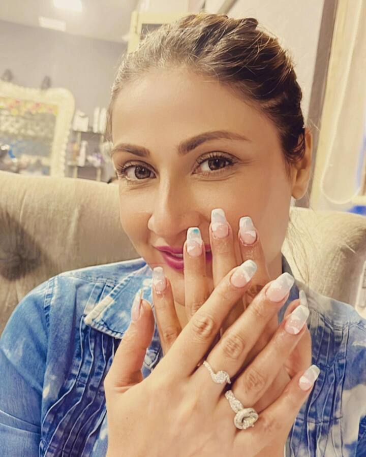 All Pics Credit: Instagram/@urvashidholakia