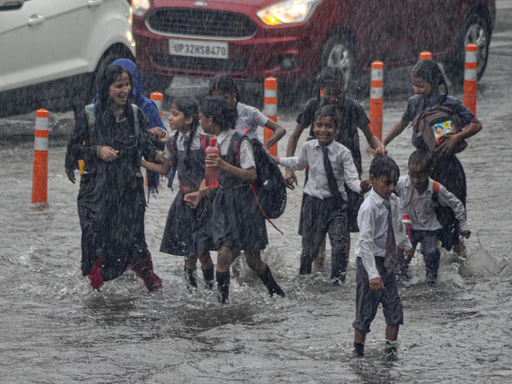 Delhi Schools To Remain Closed On Tuesday July 11 In View Of Heavy Rainfall Delhi Govt's Primary Schools, MCD Schools To Remain Closed Tomorrow In View Of Heavy Rainfall