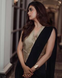 Keerthy Suresh: బ్లాక్ చీరలో అందంగా మెరిసిపోతోంది కీర్తి సురేష్