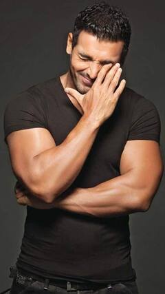 बेहद कंजूस हैं बी-टाउन के ये पॉपुलर सितारे, करोड़ों कमाने के बाद भी नहीं खर्च करते पैसे