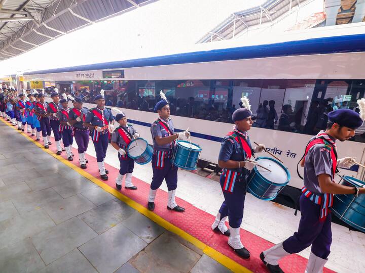 सध्या वंदे भारत एक्सप्रेसची संख्या ही 25 वर पोहचली आहे.