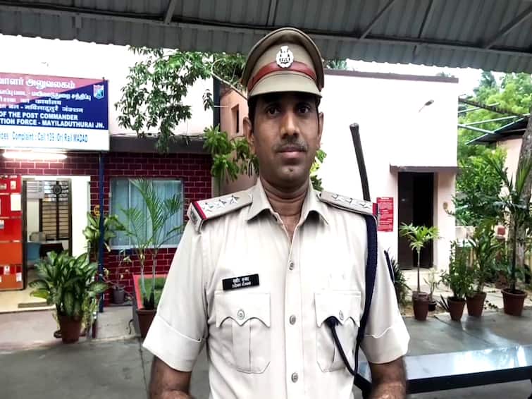 Mayiladuthurai Railway RPF inspector rescue passengers life TNN ஓடும் ரயிலில் தவறி விழுந்த பயணி -  விபத்தில் இருந்து காப்பாற்றிய காவலருக்கு குவியும் பாராட்டு