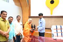 Ajit Pawar: 'उपमुख्यमंत्री झाल्याचा आनंद', अजित दादांच्या मातोश्री विठुरायाच्या दर्शनाला