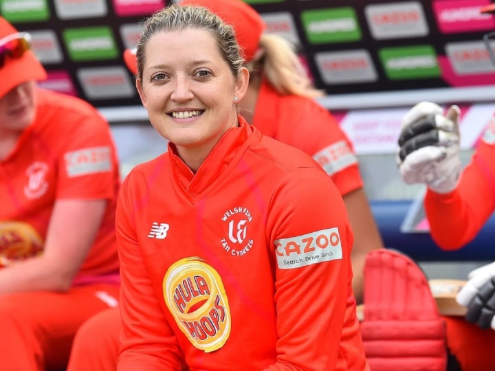 Former England women cricketer Sarah Taylor's lesbian partner Diana Main become mother see photos here | In Pics: सारा टेलर की लेस्बियन पार्टनर बनी मां, इंग्लैंड वुमेन की पूर्व खिलाड़ी ने शेयर