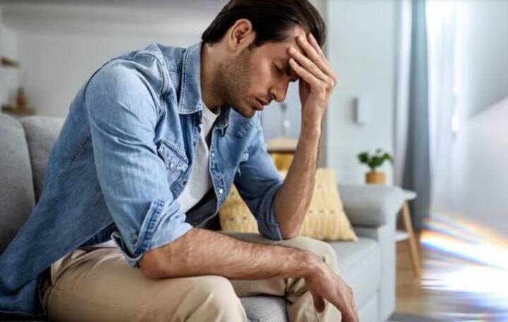 ਜੇਕਰ ਪੁਰਾਣੀਆਂ ਗੱਲਾਂ ਤੁਹਾਨੂੰ ਸ਼ਾਂਤੀ ਨਾਲ ਨਹੀਂ ਜੀਣ ਦੇ ਰਹੀਆਂ ਤਾਂ ਆਪਣੇ ਦਿਲ ਦੀ ਹਾਲਤ ਕਿਸੇ ਨਜ਼ਦੀਕੀ, ਭਰੋਸੇਮੰਦ ਦੋਸਤ ਜਾਂ ਪਰਿਵਾਰਕ ਮੈਂਬਰ ਨੂੰ ਦੱਸੋ। ਕਿਸੇ ਨਾਲ ਗੱਲ ਕਰੀਏ ਤਾਂ ਸਹੀ ਸੇਧ ਮਿਲ ਸਕਦੀ ਹੈ। ਤੁਹਾਡਾ ਮਨ ਵੀ ਹਲਕਾ ਹੋ ਸਕਦਾ ਹੈ। ਇਹ ਤੁਹਾਨੂੰ ਠੀਕ ਕਰਨ ਵਿੱਚ ਮਦਦ ਕਰ ਸਕਦਾ ਹੈ।