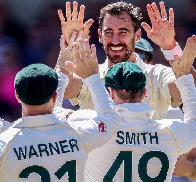 26 ரன்களுடன் முன்னிலையில் தனது இரண்டாவது இன்னிங்ஸை தொடங்கிய ஆஸ்திரேலியா மூன்றாம் நாள் பாதியில் 224 ரன்கள் எடுத்து ஆல் அவுட் ஆனது. இதன் மூலம் 251 ரன்கள் எடுத்தால் வெற்றி என்ற இலக்குடன் களமிறங்கிய இங்கிலாந்து மூன்றாம் முடிவில் விக்கெட் இழப்பின்றி 27 ரன்கள் அடித்திருந்தது