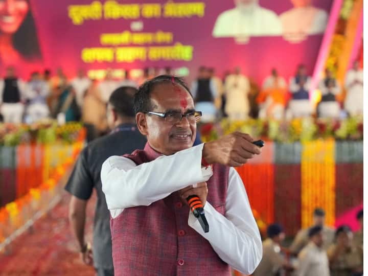 Mukhyamantri Ladli Bahna Yojna Shivraj Singh Chouhan released second installment Forms filled again from July 25 ann Ladli Behna Yojna: सीएम ने जारी की दूसरी किस्त, हर महीने बढ़ाई जाएगी इतनी राशि, 25 जुलाई से फिर से क्यों भरे जाएंगे फॉर्म?