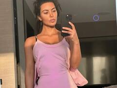 Kim Kardashian : புகைப்படத்தில் தெரியும் மர்மமான பெண்ணின் நிழல்......கிம் கார்தாஷியனைச் சுற்றும் மர்மங்கள்?