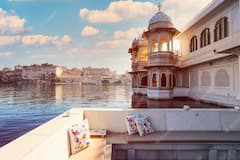 बारिश में डबल हो जाता है इन जगहों को घूमने का मज़ा, फटाफट बना लें प्लान...मानसून में यहां की खूबसूरती में लग जाते हैं चार चांद