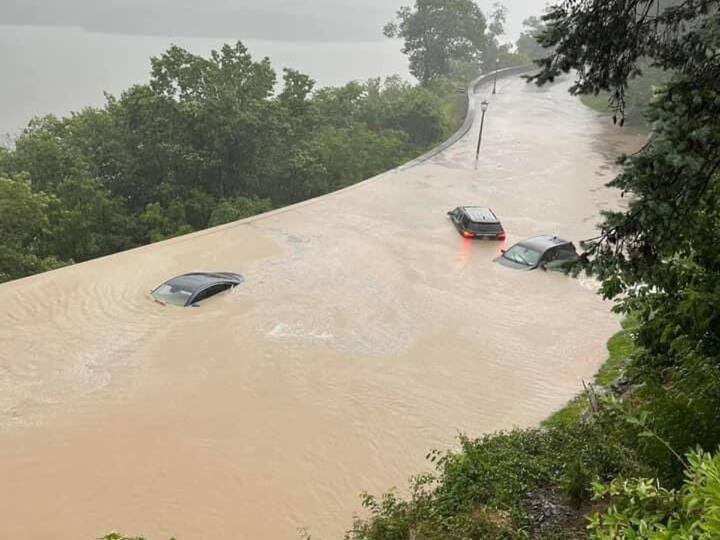 Rain Lashes New York City Hudson Valley One Killed In Massive Floods National Weather Service Flash Flood Warning Heavy Rain Leads To Flash Floods In New York City, One Dead: Report