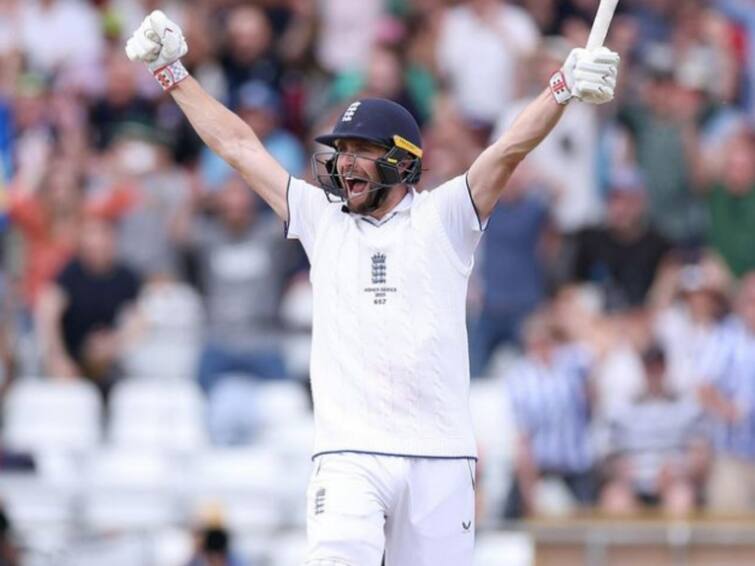 Ashes 3rd Test England beat Australia in the third Test of the Ashes series Ashes 3rd Test: புருக், வோக்ஸ் அசத்தலான ஆட்டம்: 3வது டெஸ்ட் போட்டியில் ”த்ரில் வெற்றி” பெற்ற இங்கிலாந்து