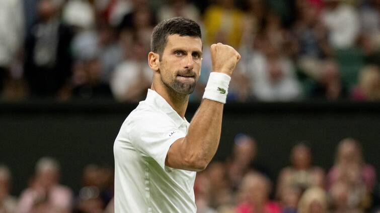 novak djokovic and hubert hurkacz match stops at midway, Iga Swiatek reaches Wimbledon quarter final Wimbledon 2023: মাঝপথেই থামল জকোভিচ-হুরকাজের লড়াই, হারের মুখ থেকে দুরন্ত প্রত্যাবর্তন সুয়াটেকের