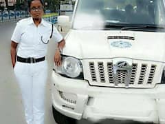 सारे देश की पुलिस खाकी वर्दी पहनती है, फिर क्यों कोलकाता पुलिस ही सफेद वर्दी पहनती है? जानिए वजह